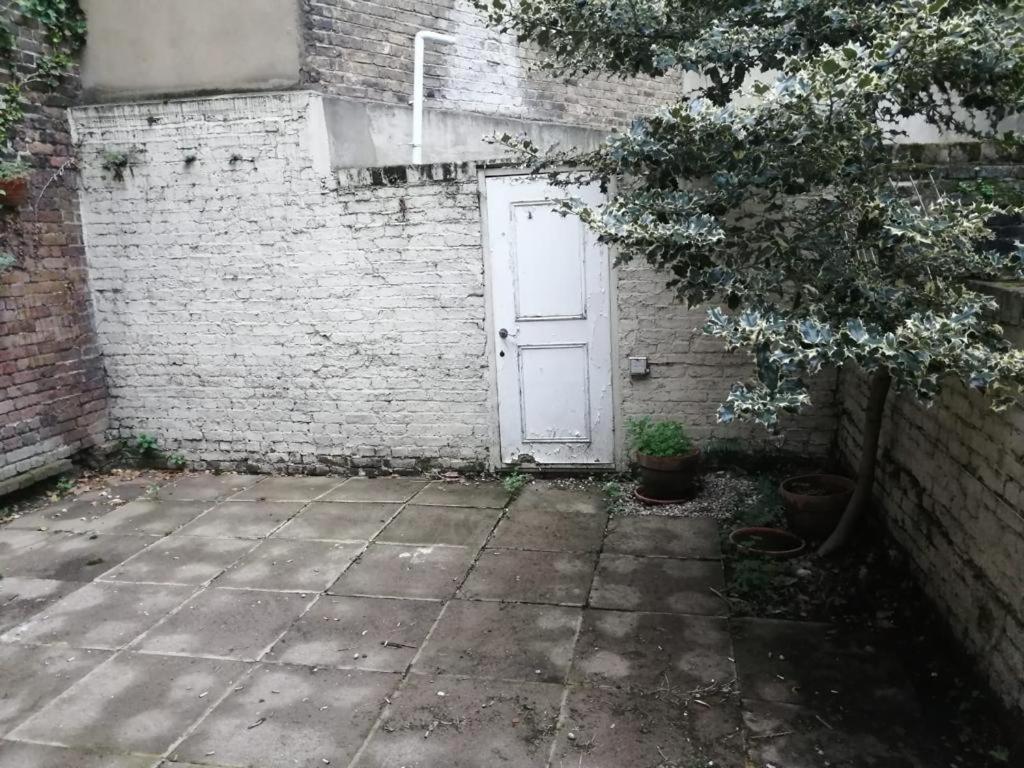 Entire 2-Bedroom Flat In Camden London Exterior photo